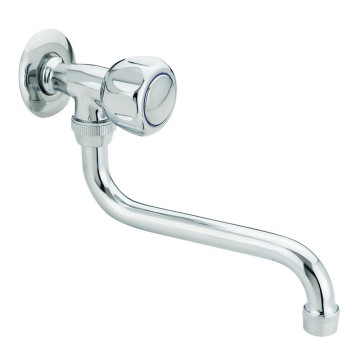 Rubinetto a snodo a parete cromato modello 0162M12 di Idral, progettato per offrire praticità ed eleganza.